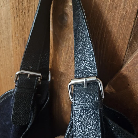 Vera Pelle Women's Navy Crocodile Leather and Suede Large Hobo Handbag - Picture 8 of 11